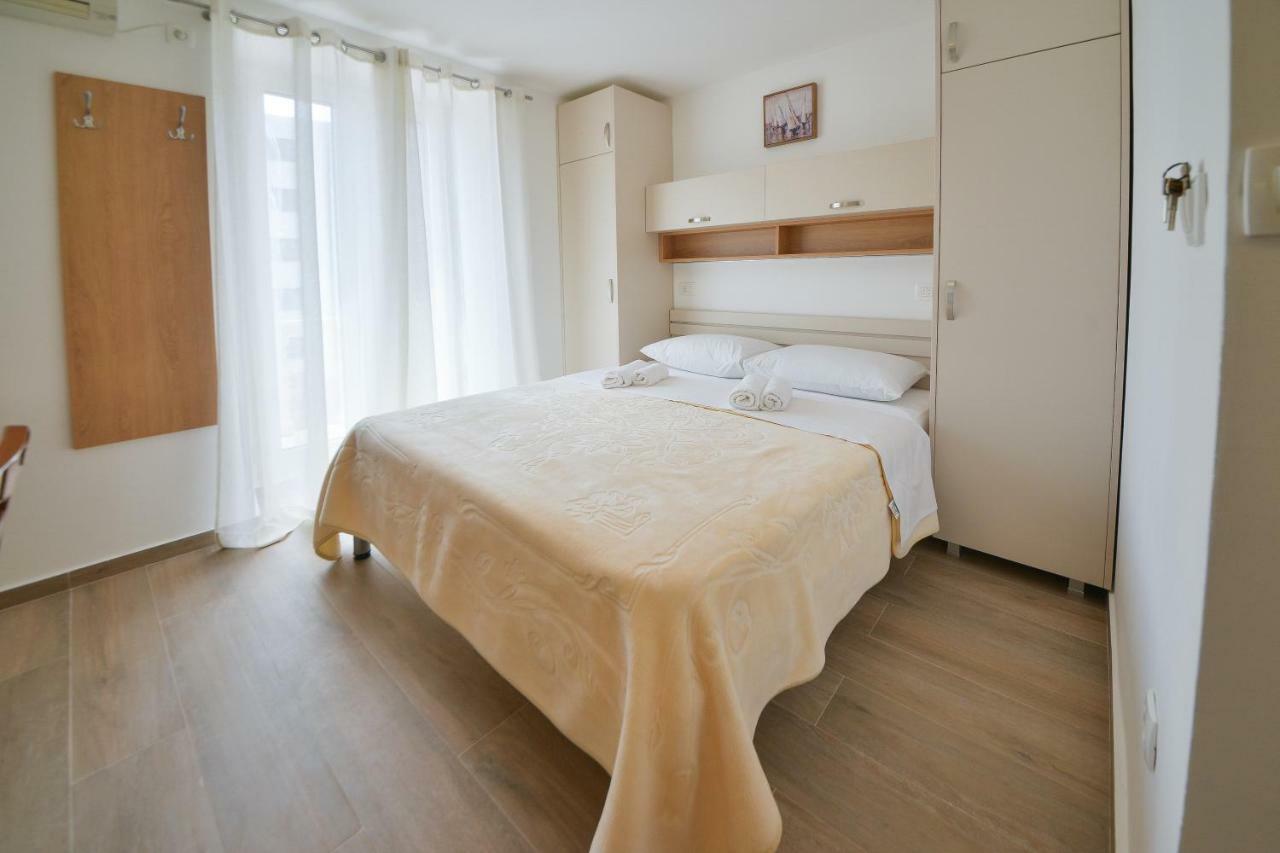 Apartmani Ljubo Rafailovic 2 Rafailovici Exterior photo