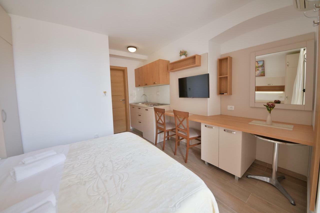 Apartmani Ljubo Rafailovic 2 Rafailovici Exterior photo